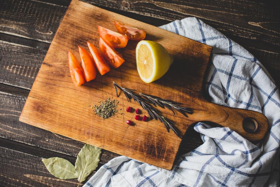 are wood cutting boards sanitary
