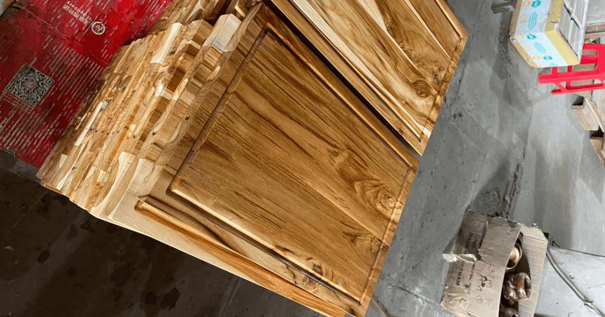Which Is The Best Wood Cutting Board For Your Kitchen? 2 best wood cutting board with UTIOR